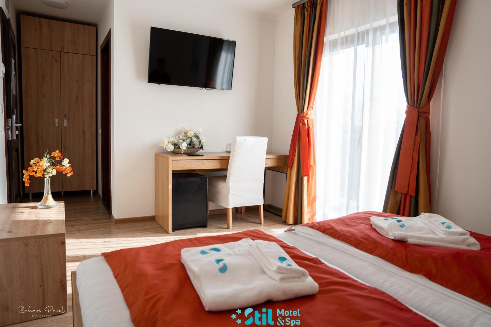 Stil Motel & Spa Tasnad Exteriör bild