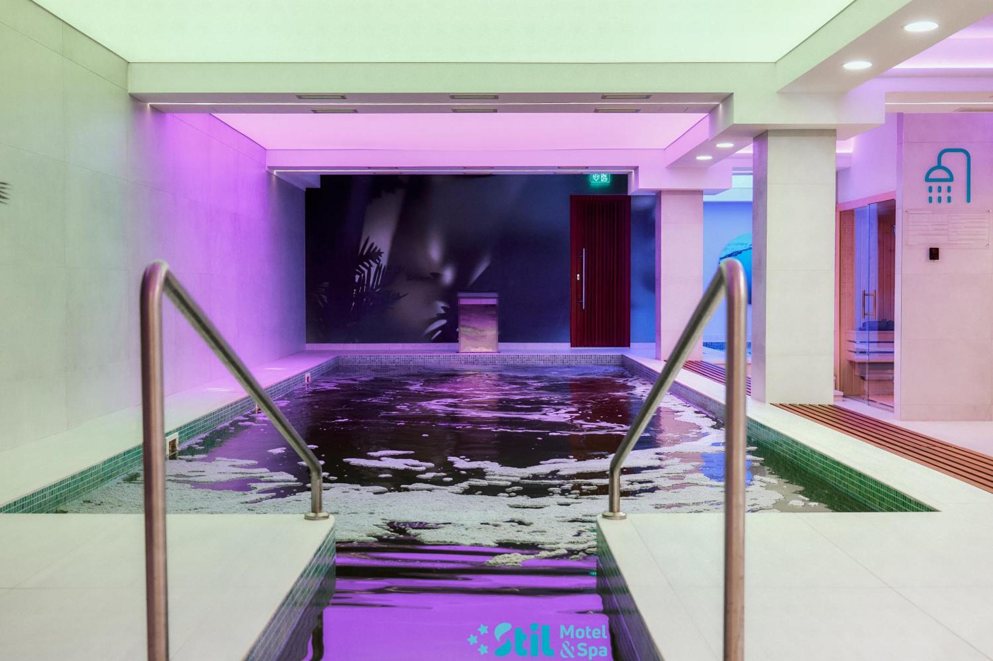 Stil Motel & Spa Tasnad Exteriör bild